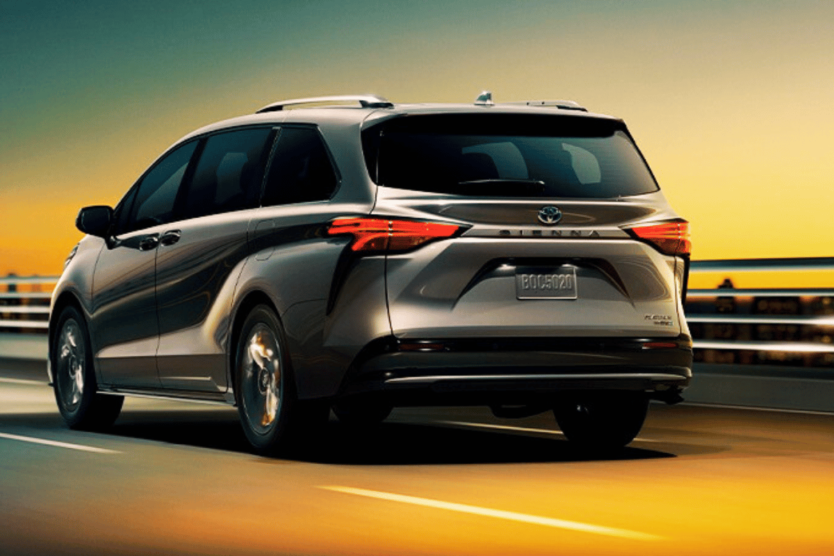 2025 Toyota Sienna Price, Mileage, Specs, And Images Generation import